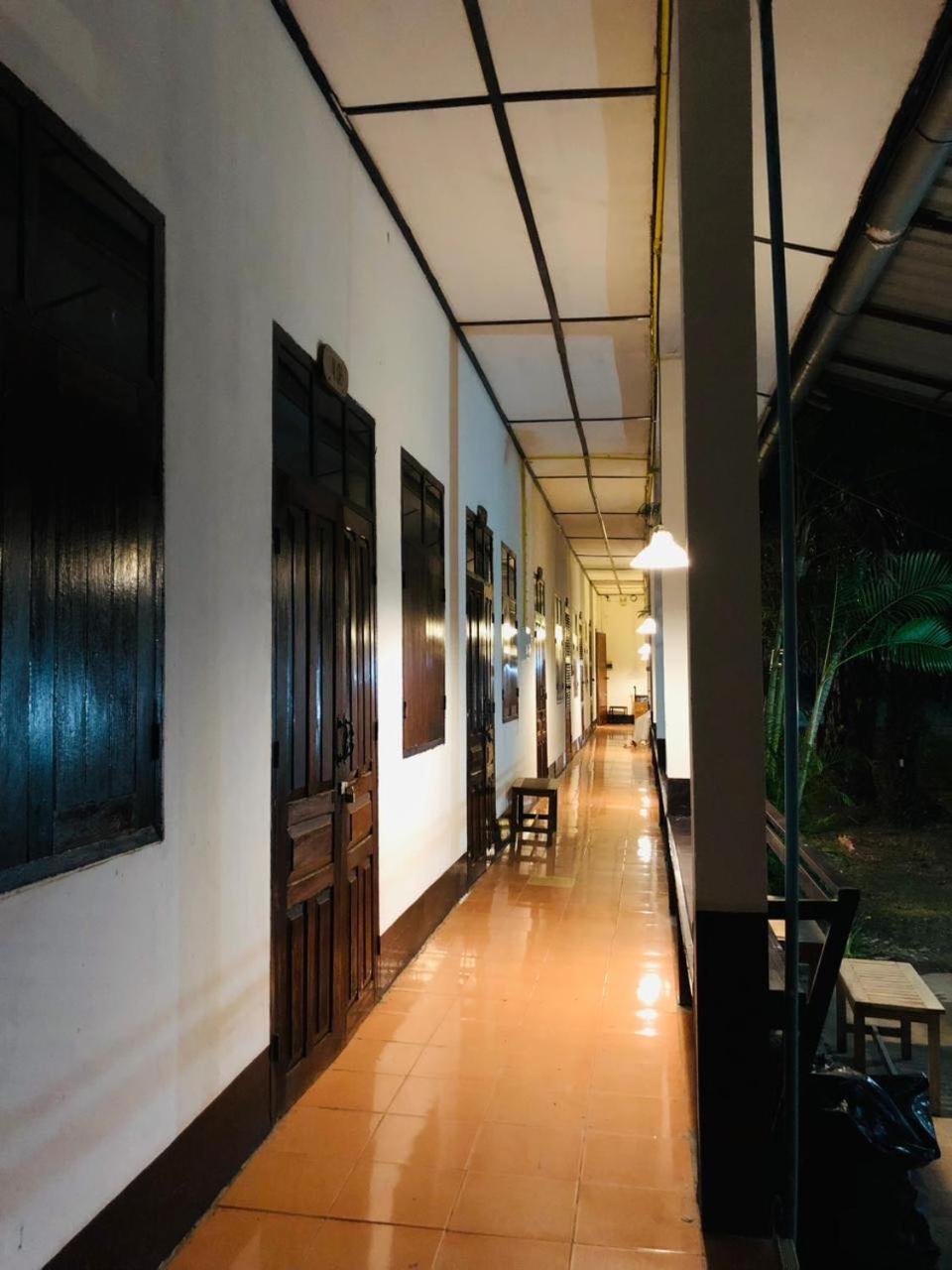 Thakhek Travel Lodge Exterior photo