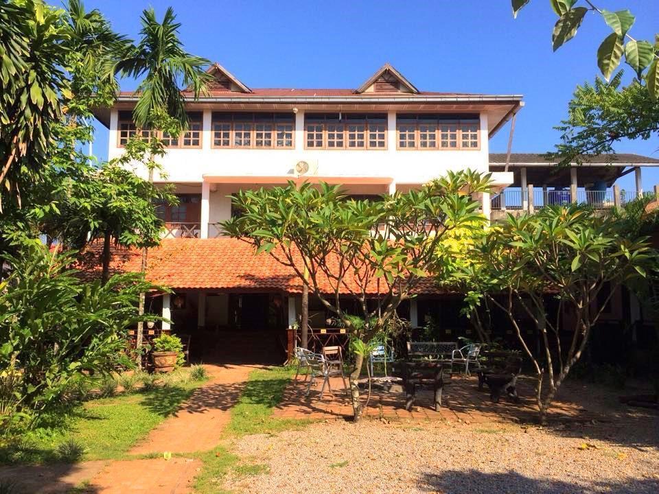 Thakhek Travel Lodge Exterior photo